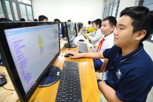 198 thí sinh xuất sắc tranh tài sôi nổi Hội thi Tin học trẻ toàn quốc