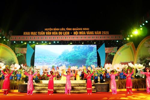 Quảng Ninh: Khai mạc Tuần Văn hóa - Du lịch và Hội Mùa vàng