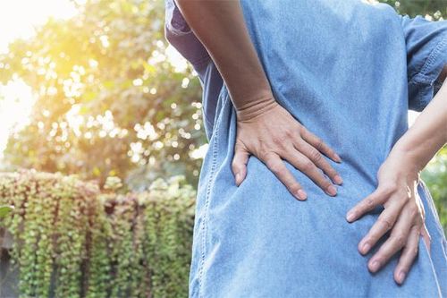 Người đàn ông 43 tuổi suy thận và tử vong do một thói quen buổi sáng