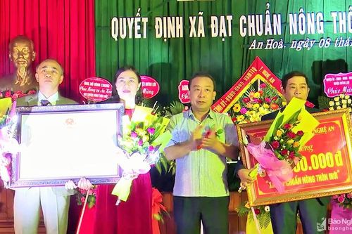 Xã An Hòa (Quỳnh Lưu) đón Bằng công nhận xã đạt chuẩn nông thôn mới