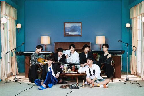 Trọn bộ ảnh teaser cá nhân của BTS: Đơn giản mà đẹp