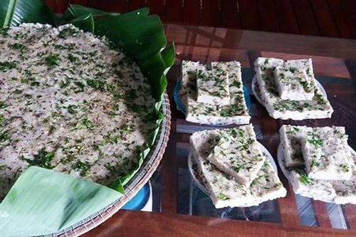 Folk cake casting Dai An Khe
