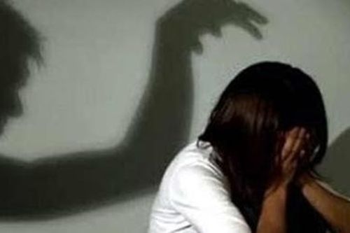 Nghi án gã đàn ông dùng dao khống chế hiếp dâm thiếu nữ 16 tuổi