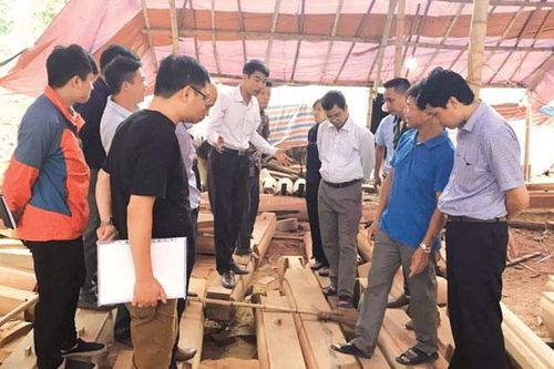 Cầu nối ý Đảng với lòng dân