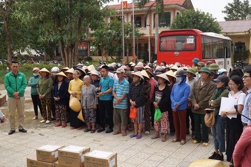 Báo Gia đình và Xã hội sẻ chia với đồng bào bị bão lũ 3 tỉnh miền Trung