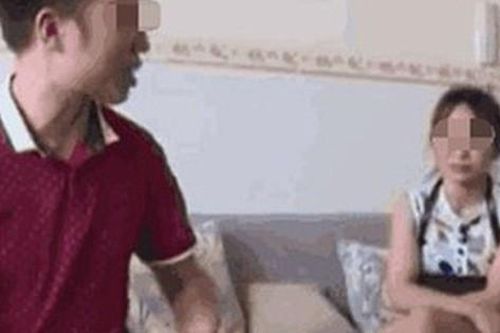 2h sáng ông bố nhắn tin: 'Cô giáo chưa đi ngủ à', tưởng chuyện gì mờ ám, nghe xong câu chuyện ai cũng 'giật mình' đồng cảm