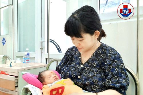Cấp cứu kịp thời cho sản phụ bị sa dây rốn