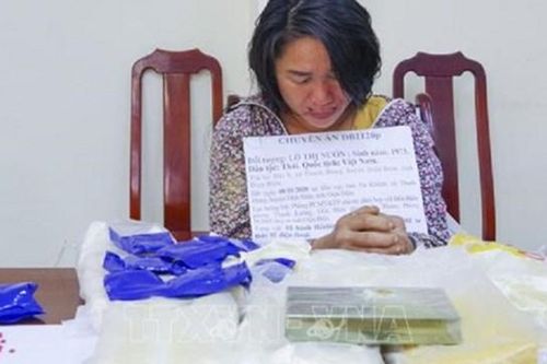 Vận chuyển 50.000 viên thuốc lắc và 1 bánh heroin với giá 5 triệu đồng