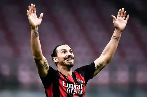 Ibrahimovic cứu Milan ở phút 90+3