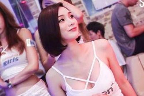 Nữ thần tượng Hàn bị kiện vì lừa tiền qua mạng