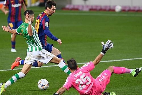 Lionel Messi trở lại
