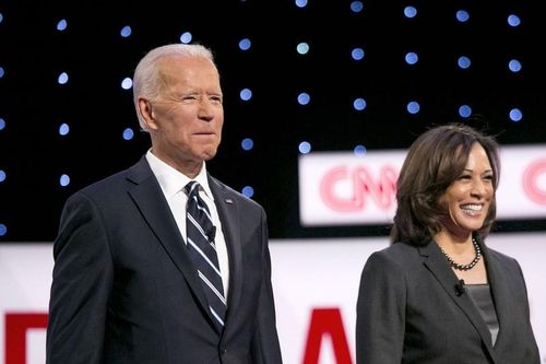 Nữ 'phó tướng' của ông Biden làm nên lịch sử gây kinh ngạc nào?