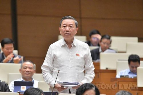 Bộ trưởng Tô Lâm: Ngay trong đội ngũ cán bộ cũng có nhiều người sử dụng giấy tờ giả