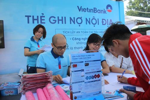 VietinBank độc quyền Top-up tự động, rải mưa quà tặng tại Sóng Festival