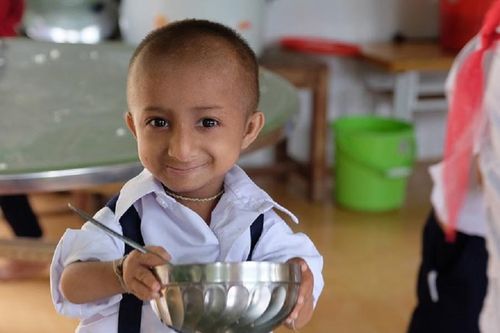 Cậu bé tí hon nhất Việt Nam vừa qua đời sau nhiều ngày nằm viện