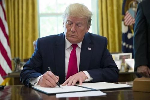 Tổng thống Trump sắp siết chặt trừng phạt Iran
