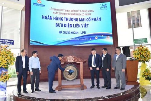 LienVietPostBank chính thức niêm yết sàn HOSE