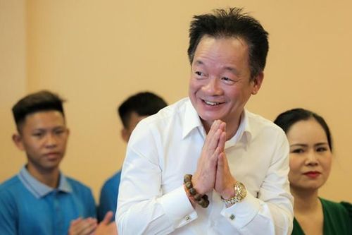 Hà Nội về nhì, Quang Hải ồn ào đời tư: Bầu Hiển có buồn?