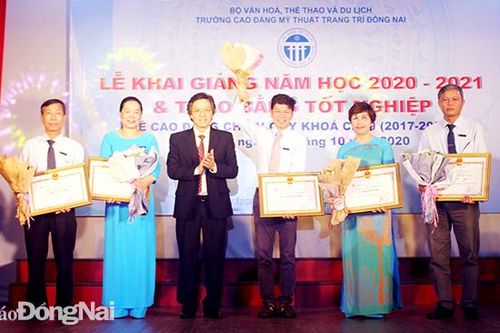 Họa sĩ Lâm Văn Cảng: Người 'truyền lửa' cho thế hệ trẻ