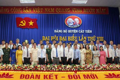 Để tổ chức Đảng thực sự là hạt nhân chính trị