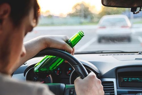 Để tài xế uống rượu bia lái xe, chủ phương tiện sẽ bị phạt tới 10 triệu đồng