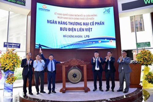LPB - cổ phiếu LienVietPostBank chính thức giao dịch trên sàn HOSE