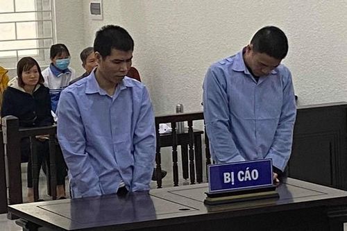 Cô gái hoảng hồn vì bị tên trộm kề dao vào cổ giữa đêm khuya