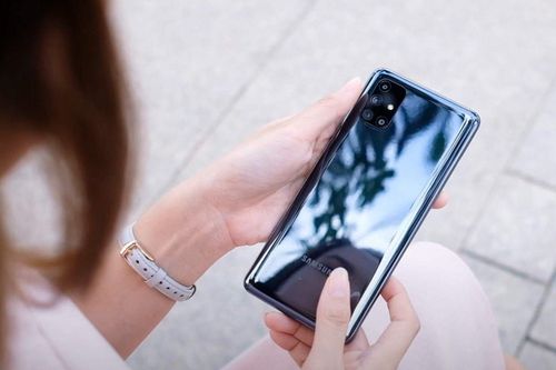Đánh giá Galaxy M51 - smartphone to, nặng với viên pin 7.000 mAh