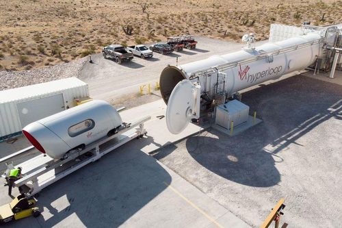 Tàu siêu tốc Virgin Hyperloop lần đầu tiên thử nghiệm chở người