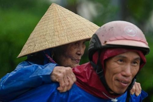Sơ tán 1.600 hộ dân khỏi nơi có nguy cơ sạt lở