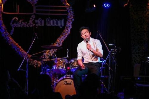 NSƯT Vân Khánh, Quý Bình làm lay động khán giả trong đêm nhạc 'Gánh yêu thương'