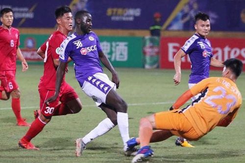 Bóng đá Việt Nam hôm nay: Hà Nội chia tay hai ngoại binh. TPHCM chiêu mộ tiền đạo SLNA