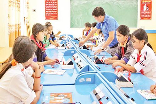 Thúc đẩy giáo dục vùng khó vươn lên