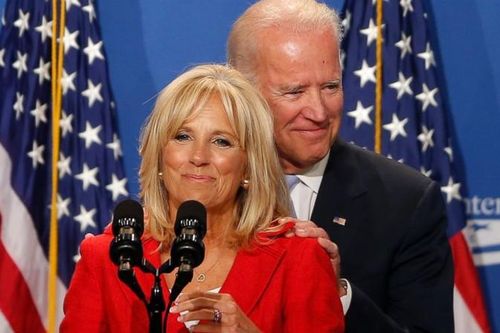 'Tiết lộ' nghề nghiệp và mức lương của vợ, con ông Joe Biden