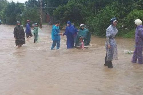 Dự báo thời tiết 3 ngày tới (10-12/11): Nguy cơ cao xảy ra lũ quét, sạt lở đất, ngập úng do mưa lớn ở Trung Bộ, Tây Nguyên