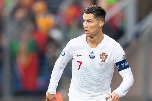Siêu sao Ronaldo nhận hung tin từ Juventus sau chấn thương