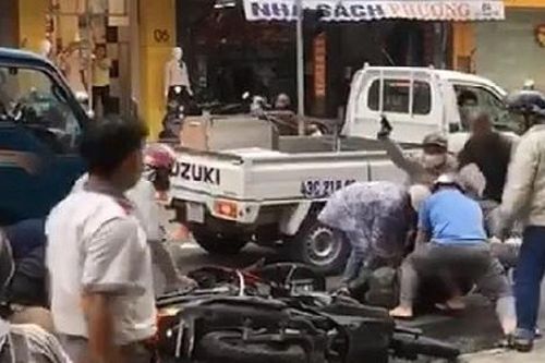 Công an thành phố Đà Nẵng nổ súng trấn áp 2 nghi phạm giữa phố