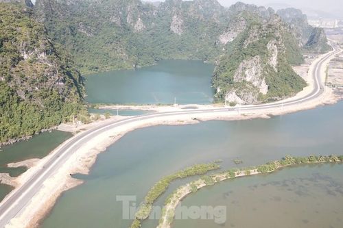 Trên công trường thi công đường bao biển hơn 2.000 tỷ nối TP Hạ Long - Cẩm Phả