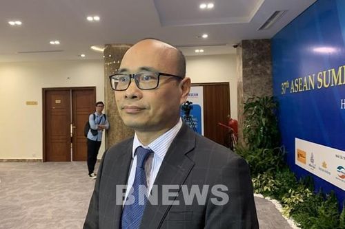 Tập trung xem xét và cân nhắc về các định hướng mới cho khu vực