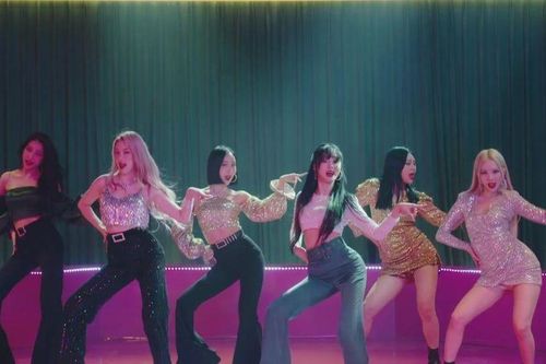 G-Friend tái xuất với ca khúc ngập tràn màu sắc disco 'Mago'