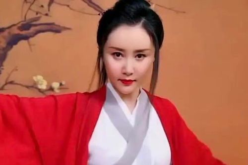 Bất ngờ trước gương mặt sưng phù và cứng đờ của Thư Sướng