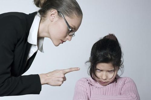'Nhiều cha mẹ không biết mình đang vi phạm quyền của con'