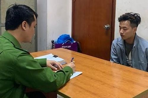 Tên trộm 'vô hiệu hóa' nhiều cửa cuốn hiện đại ở Hà Nội