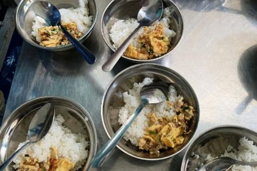 Tiếp bài bữa ăn bán trú tại Trường tiểu học Phước Long 1 (Khánh Hòa): Kiểm điểm lãnh đạo trường