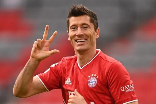 Lewandowski có lần thứ hai vượt mặt Ronaldo và Messi