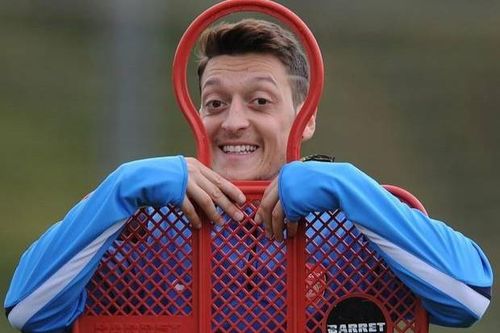 Ozil nhận lương cao nhất ở Arsenal dù không ra sân