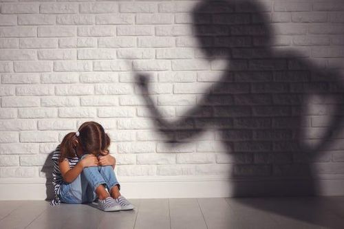 Nhiều phụ huynh Thái Lan đòi bồi thường sau vụ giáo viên đánh học sinh
