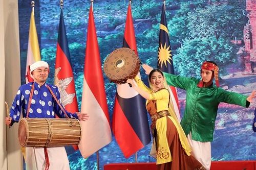 Thủ tướng Nguyễn Xuân Phúc kiểm tra công tác chuẩn bị Hội nghị Cấp cao ASEAN 37