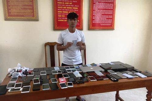 Bắt giữ tên trộm đột nhập cửa hàng 'ẵm' 80 điện thoại di động
