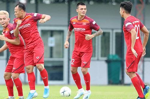 Hữu Tuấn theo Công Phượng về HAGL